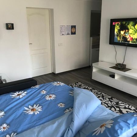 Fine Apartment Jelgava Bagian luar foto