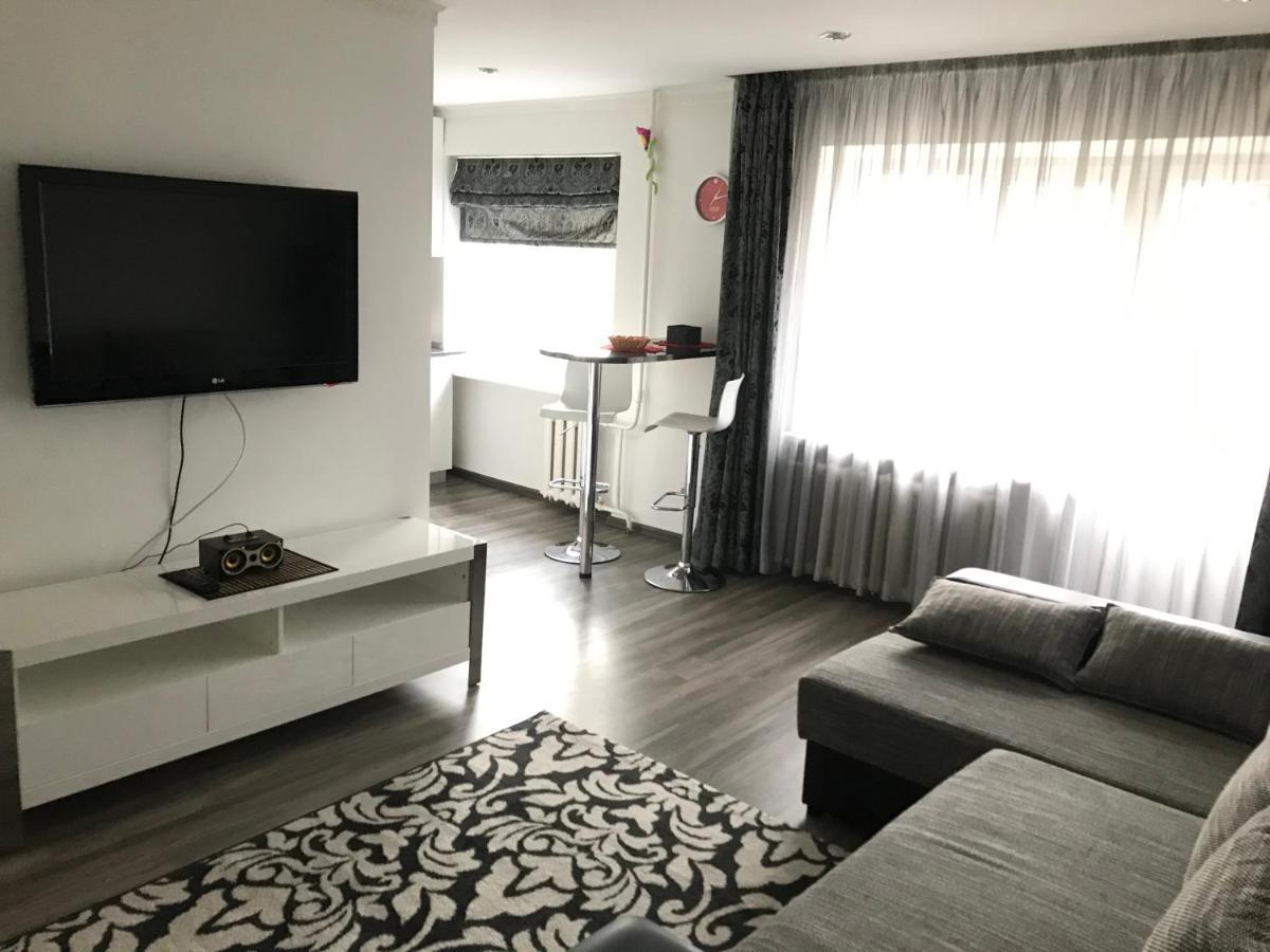 Fine Apartment Jelgava Bagian luar foto