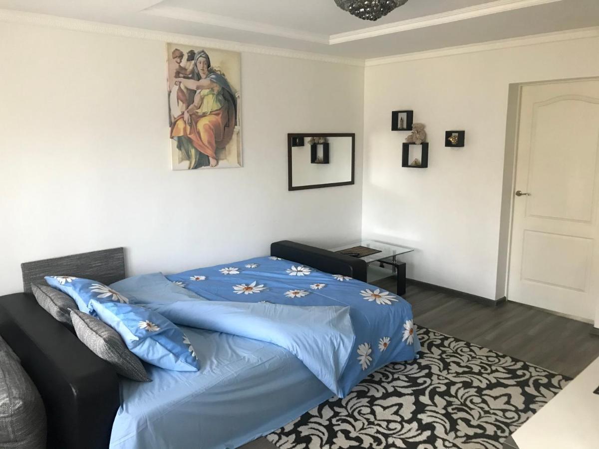 Fine Apartment Jelgava Bagian luar foto