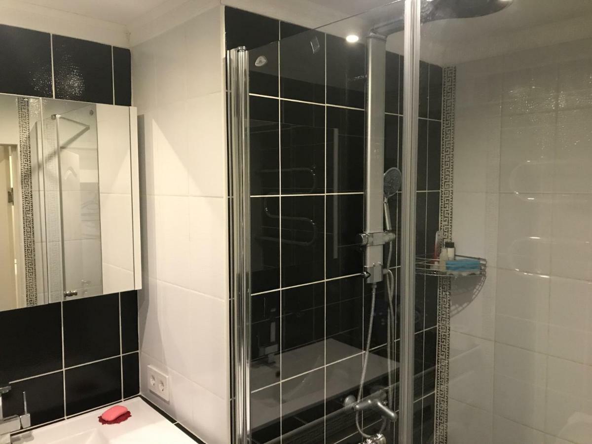 Fine Apartment Jelgava Bagian luar foto